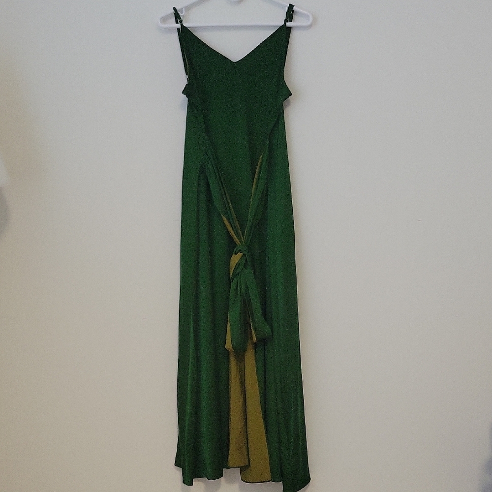 BNWT Elegant Green Maxi Dress